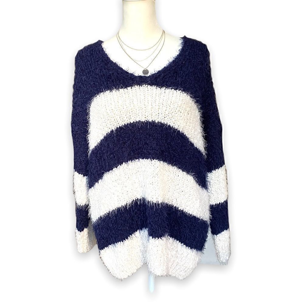 Dreamers Eyelash Chenille White And Navy Stripe Fuzzy Sweater (NWOT)